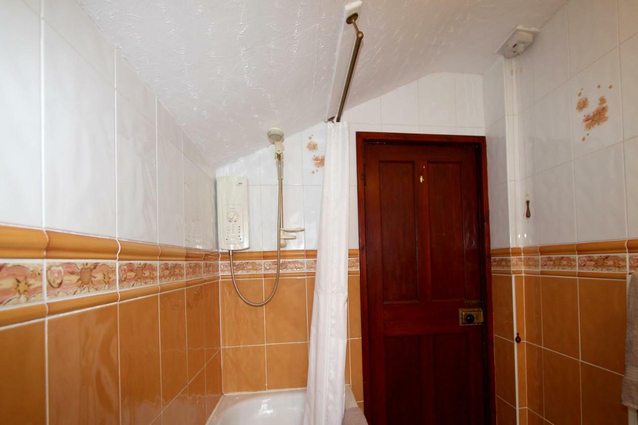 Three Bedroom Holiday House In Оубън Екстериор снимка